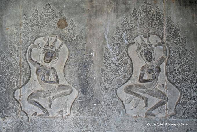Dancers in Relief in Nischen mit Friesen geschmückt, Angkor Wat, Angkor, Kambodscha