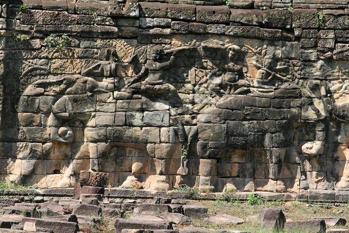 Keller mit Kriegselefanten und Mahouts, Elefantenterrasse, Angkor, Kambodscha