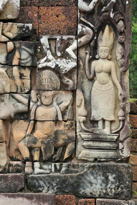 Devata an der Ecke Pilaster, Terrasse des Lepra-Königs, Angkor Thom, Angkor, Kambodscha