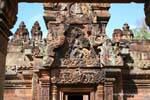 Shiva Tandava Tanz der kosmischen Tanz, Frontgiebel Banteay Srei, Kambodscha.