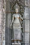 Devatas an einem Pfeiler des östlichen gopura Bayon Angkor Thom geschnitzt, Kambodscha.