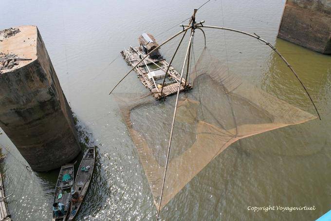 Die Abfahrt auf Scholle in den Gewässern des Mekong, Phumi Chhlong - Kambodscha