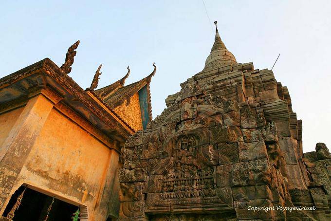 Gopura alte und moderne Pagode, Wat Nokor, Kampong Cham - Kambodscha