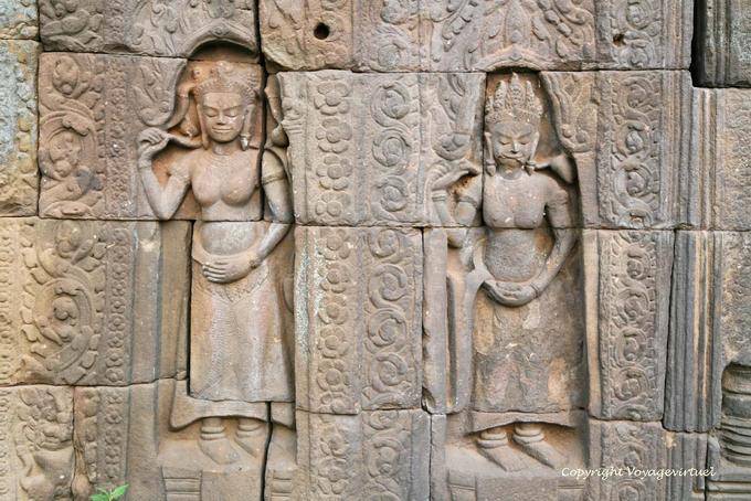 Apsaras Skulpturen des Heiligtums im elften Jahrhundert, Tempel Nokor Bachey, Kampong Cham gebaut - Kambodscha