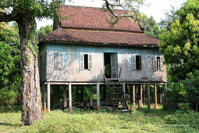 Traditionelles Haus auf Stelzen zu Kracheh (Kratie) - Kambodscha