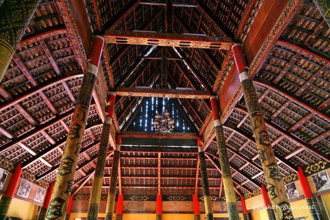 Innenarchitektur der Pagode aus dem 19. Jahrhundert, Roka Kandal Kracheh (Kratie) - Kambodscha