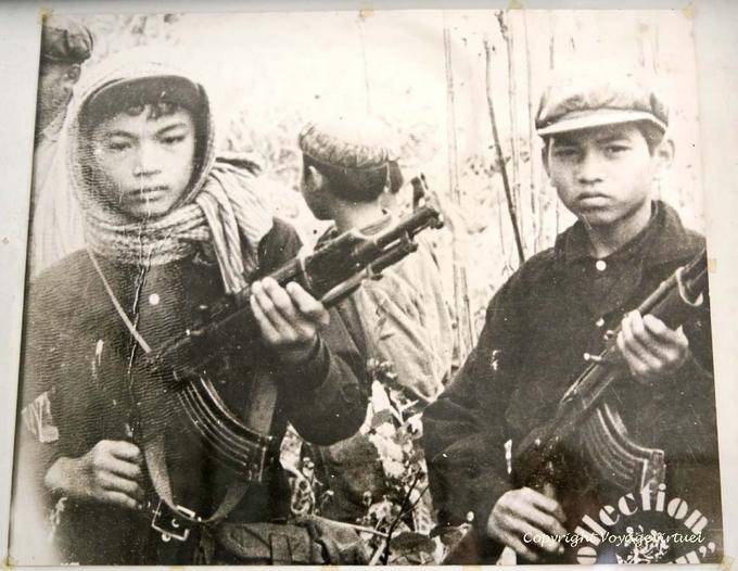Sehr junge Roten Khmer, Porträt Genocide Museum, Phnom Penh - Kambodscha