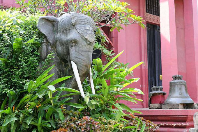 Elefant aus einem ehemaligen Kriegsdenkmal, National Museum, Phnom Penh - Kambodscha