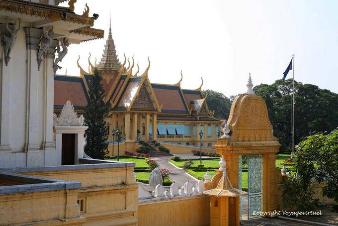 Der Eingang des Prasat Khemarin oder Freude an Khmer-König, Phnom Penh - Kambodscha