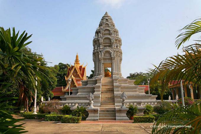 Königliche Stupa im Garten von der Silber-Pagode, Phnom Penh - Kambodscha