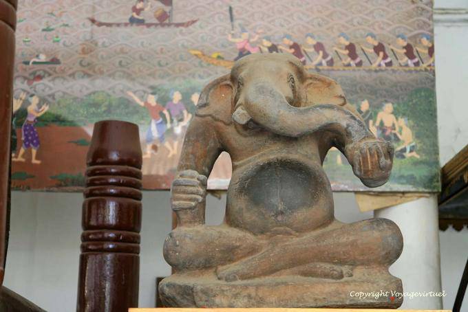 Ganesh sitzend mit Schüssel und Rettich, Wat Preah Keo, Phnom Penh - Kambodscha