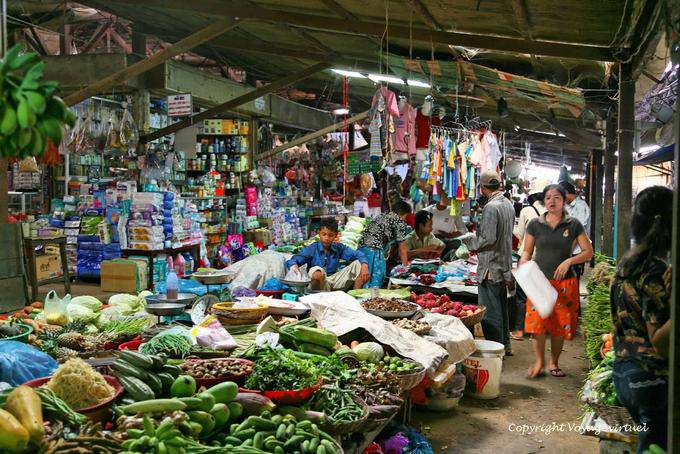 Stalls in dem alten Markt in Siem Reap - Kambodscha