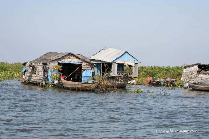 Fragile schwimmLebensRaum auf dem Tonle Sap - Kambodscha