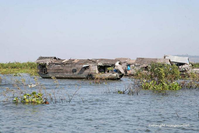 Barge Gehäuse der größte Süßwassersee Fluss oder Tonle Sap - Kambodscha