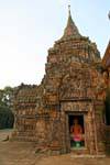 Zentral Stupa und Buddha, Wat Nokor, Kampong Cham, Kambodscha.