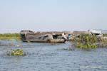 Barge Gehäuse der größte Süßwassersee Fluss oder Tonle Sap, Kambodscha.