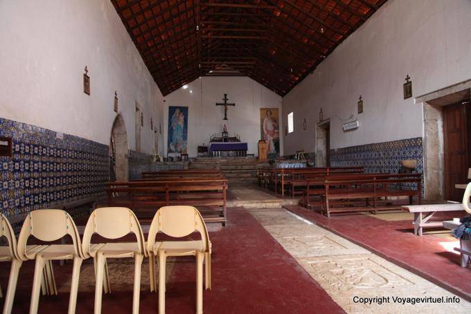 Santiago, Cidade Velha Igreja NS do Rosario im Kirchenschiff - Kap Verde