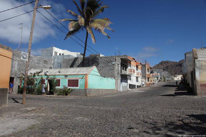 Santo Antão, Ponta do Sol, steile Straße - Kap Verde