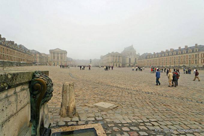 Ein weiterer Blick auf die Place d'Armes, Versailles