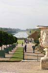 Sehen Sie sich die Königsallee und den Canal Grande in Versailles