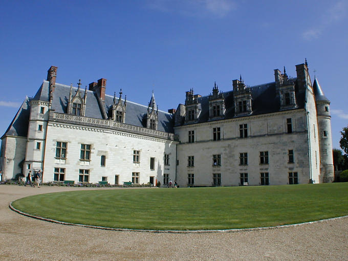 Fassaden von Schloss Amboise, Garten, Frankreich.
