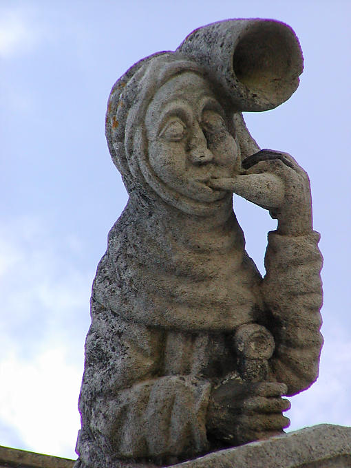 Steinskulptur eines mittelalterlichen Glöckner, Schloss Amboise, Frankreich.