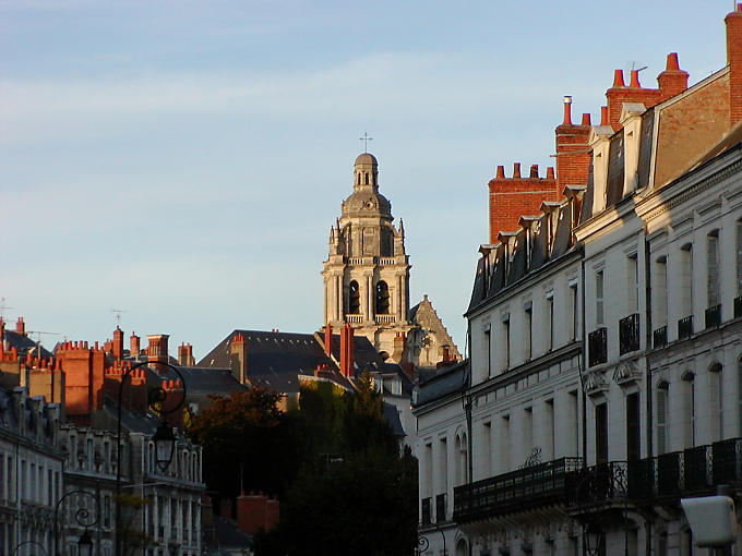 Stadt hohe Turm der Renaissance St. Louis Cathedral, Blois, Frankreich.
