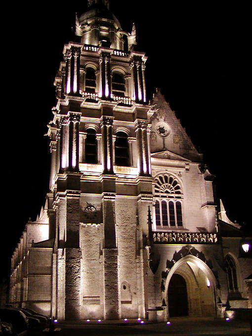 Glockenturm der St. Louis Cathedral, Blois, Frankreich.