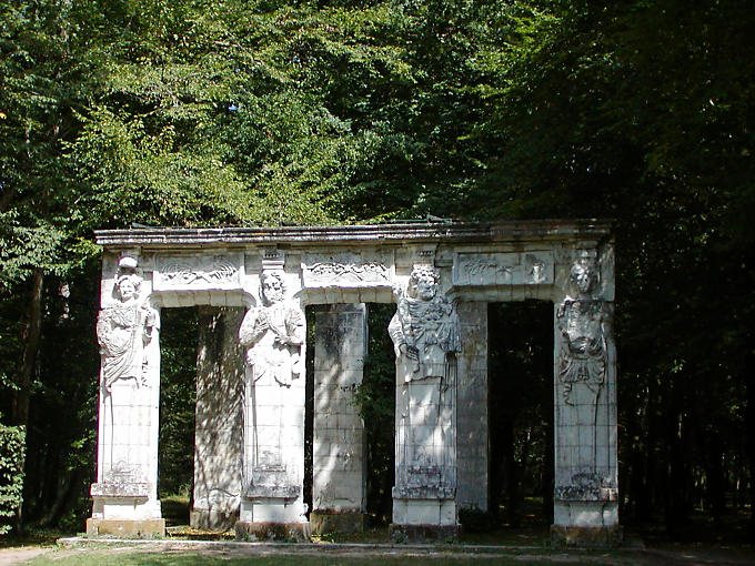 Karyatiden des Parks, Chenonceau, Frankreich.