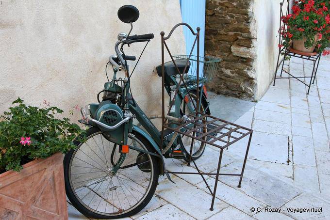 Die alten Solex - Gassin, Provence, Frankreich