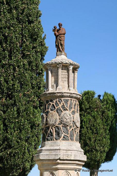 Gassin, achteckigen Tempel trägt die Statue des heiligen Josef, Provence, Frankreich