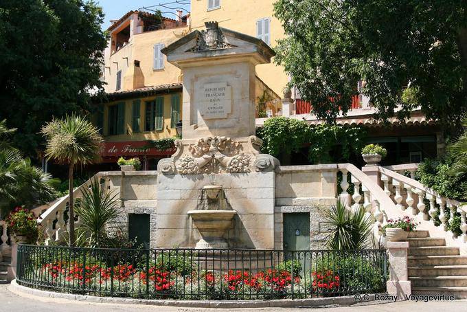 Grimaud Grimaud Brunnen, Provence, Frankreich