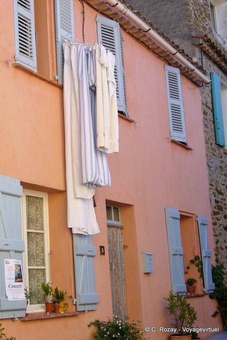 Ramatuelle, Bettwäsche ausgesetzt, Provence, Frankreich