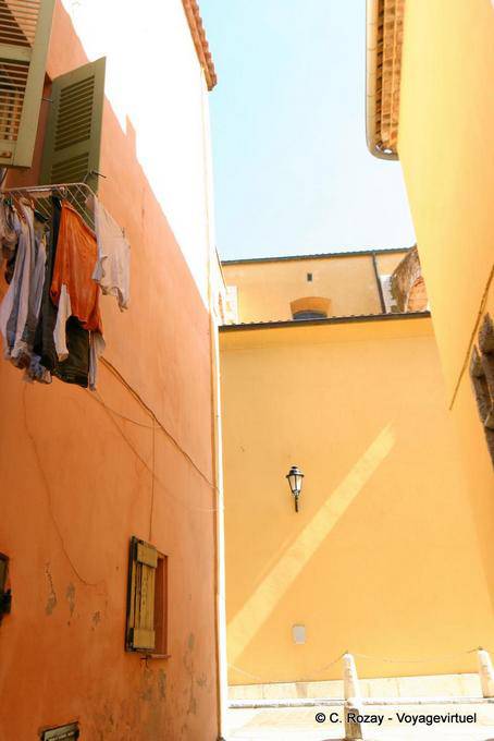 Saint-Tropez, bunten Straßen, Provence, Frankreich