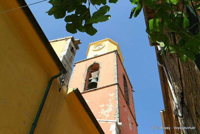 Saint-Tropez, ein anderes Bild des Glockenturms Unserer Lieben Frau von Mariä Himmelfahrt, Provence, Frankreich