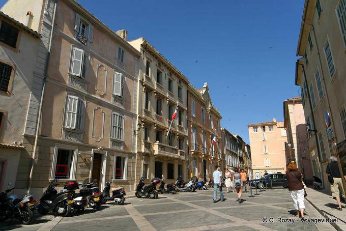 Saint-Tropez, Platz Rathaus, Provence, Frankreich