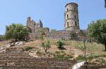 Grimaud, Freilufttheater und die Burg des Grafen Senard, Frankreich.