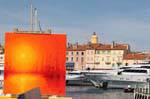 Saint-Tropez, Solarfarbe auf den Hafen, Frankreich.