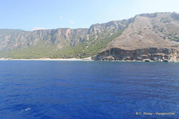 Agia Roumeli Berge im Meer - Kreta, Griechenland