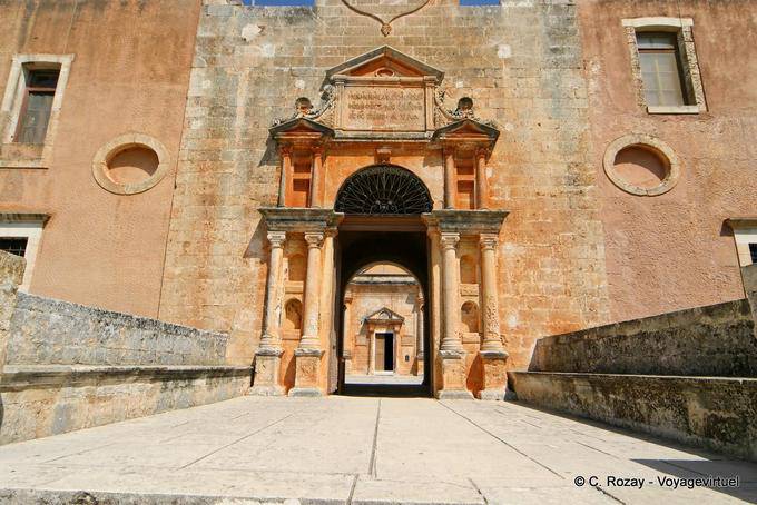 Agia Triada Akrotiri, das Kloster der Heiligen Dreifaltigkeit Eingangshalle - Kreta, Griechenland