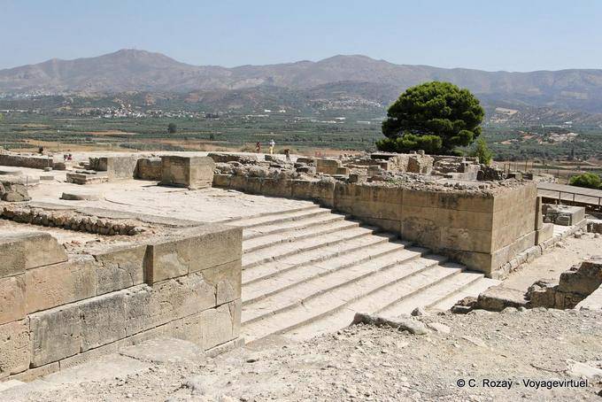 Treppen vom Westeingang des Palastes Phaistos - Kreta, Griechenland