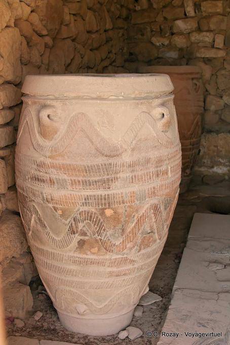 Große Glas oder pithos mit Reliefverzierungen, Phaistos - Kreta, Griechenland