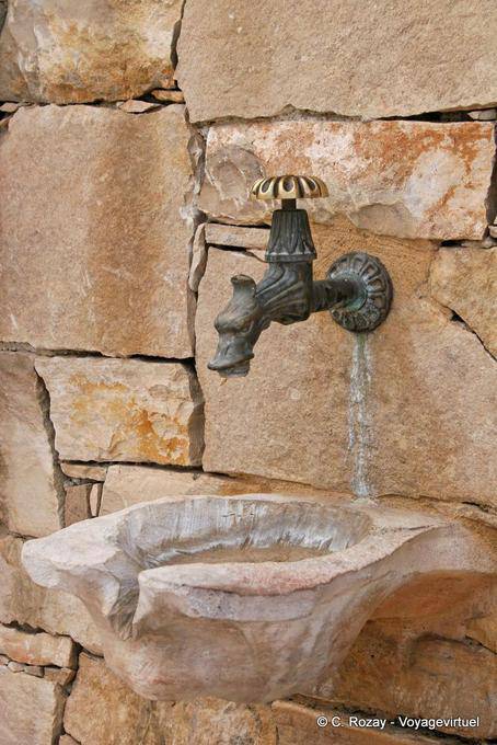 Spili Brunnen auf Hahn von der alten, Bistum kopiert - Kreta, Griechenland