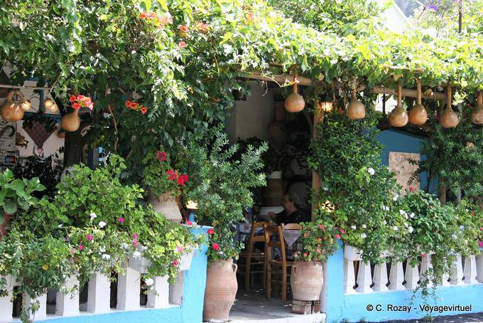 Spili typische Taverne in Mitropolitou Isidorou - Kreta, Griechenland