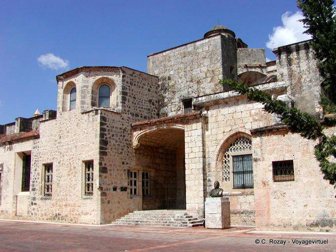 Hinten der Kathedrale Primada de America, Santo Domingo, Dominikanische Rep.