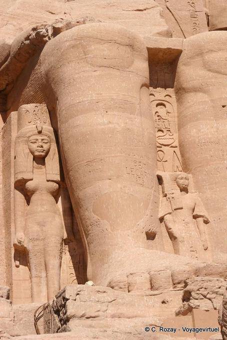 Nefertari und Prinz Ramses der Fuß der rechten Seite des Eingangs Koloss von Abu Simbel - Aegypten