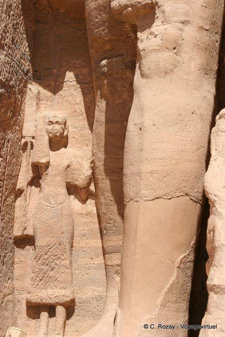 Prince Mery-Atum, Meter hohe Statue des Pharaos, Hathor-Tempel in Abu Simbel - Aegypten