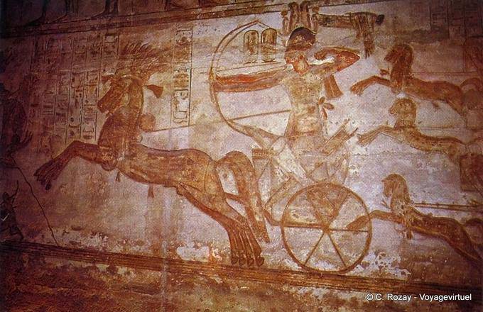 Ramses II auf seinem Streitwagen schießen Pfeile, Basrelief, Schlacht Kadesch, Abu Simbel - Aegypten