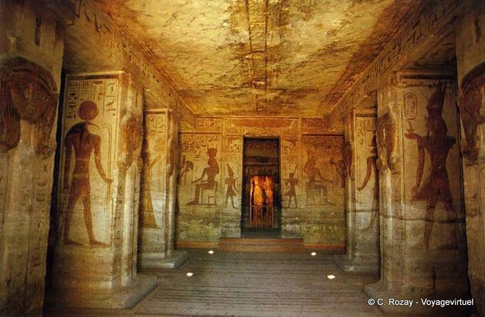 Ibshek, Säulenhalle mit sechs quadratischen Säulen, Tempel der Nefertari, Abu Simbel - Aegypten