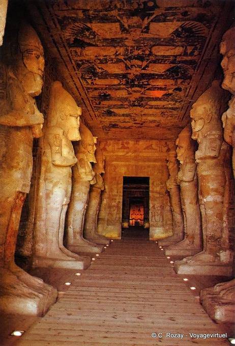 Osirian Säulen der großen Halle, Tempel des Re-Harachte, Abu Simbel - Aegypten